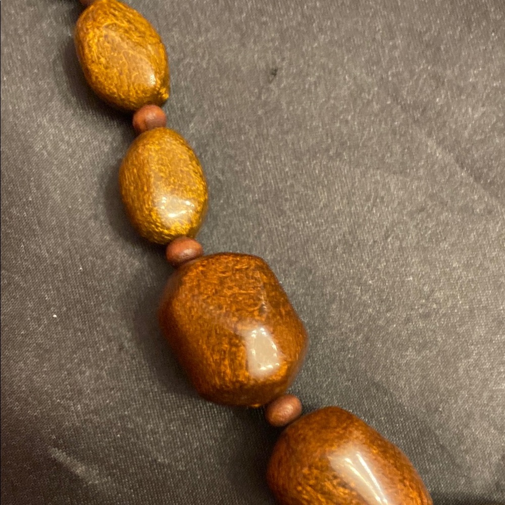 Brooks Brothers Elegant Brown Beaded Necklace - Picture 7 of 15